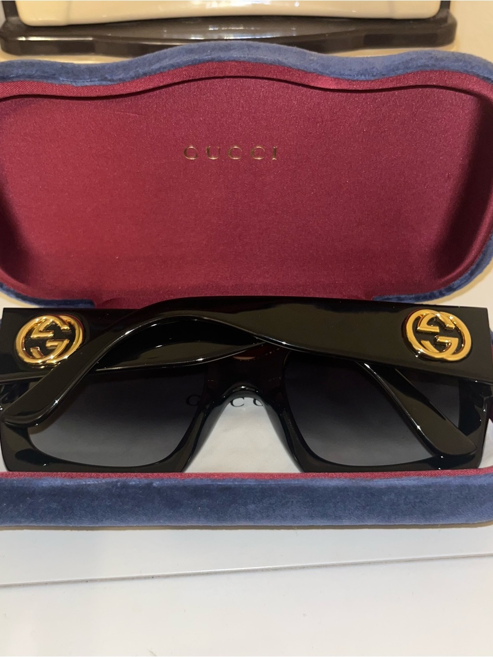 Gucci Oversized Square Black Sunglasses w/ Original Velvet Case - Picture 2 of 5
